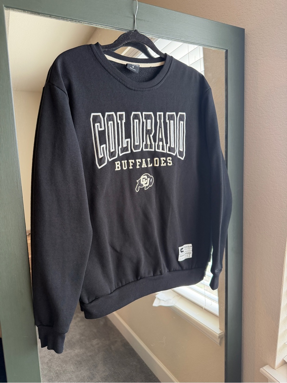 Colosseum Colorado Buffaloes Vintage Style Black Crewneck Sweatshirt Size M